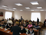 За 5 минут до начала семинара. Гости занимают места в зале.